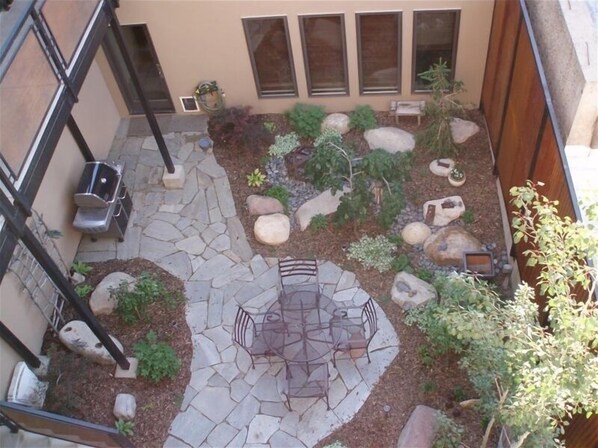 Outdoor dining - Downtown Durango Luxury Rental with parking (Durango)