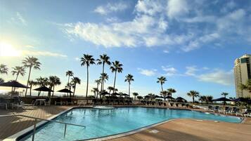 Outdoor pool, a heated pool