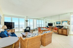 Smart TV, fireplace, DVD player, books -   Three bed room, beach- front  end unit with magnificent views, on the11 floor. (Galveston)
