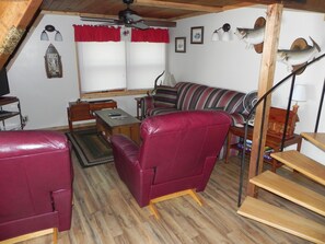 Una televisión, libros