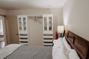 2 slaapkamers, een strijkplank/strijkijzer, wifi, beddengoed