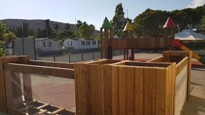 Children’s play area – outdoor