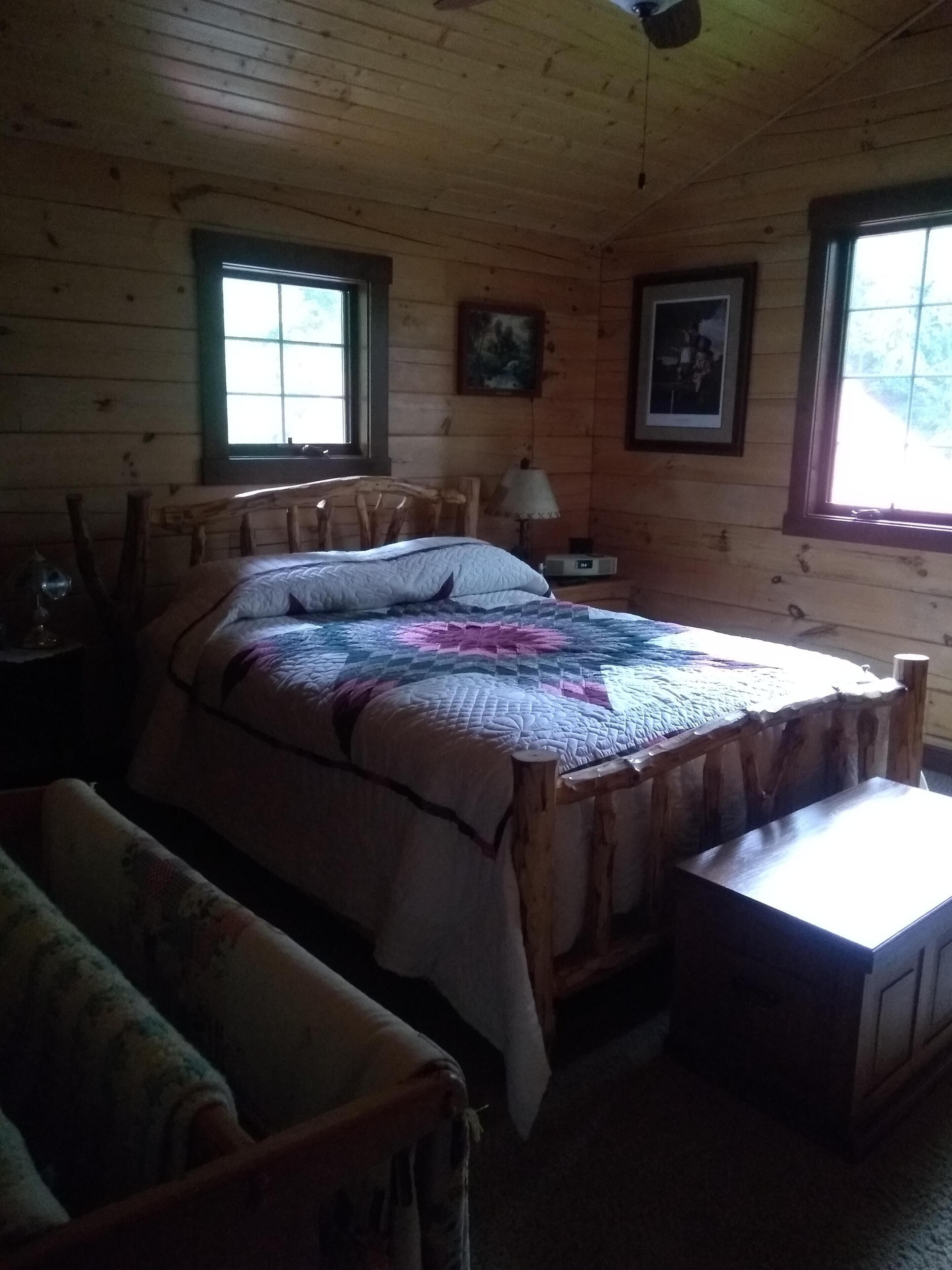 4 bedrooms, iron/ironing board, free WiFi, bed sheets