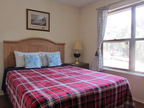 4 quartos, Wi-Fi de cortesia, roupa de cama