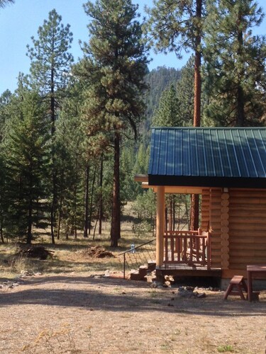 Grizzly-mökki Lozeau Lodge Montana -kokoisessa, mukavassa ja uudenaikaisessa