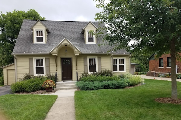 Street view of front yard