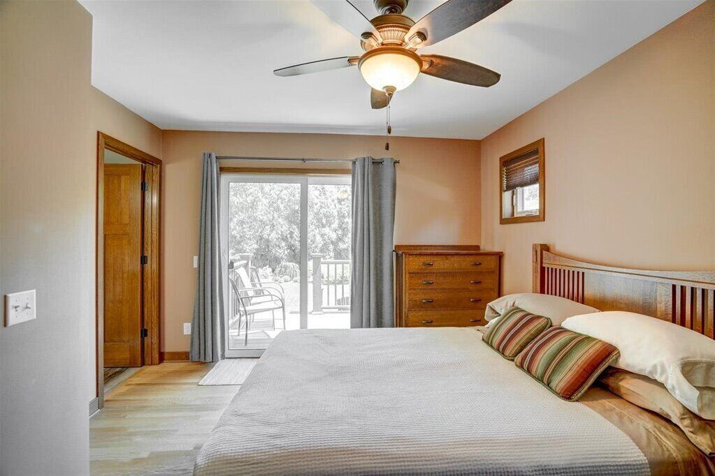 3 bedrooms, iron/ironing board, travel crib, free WiFi