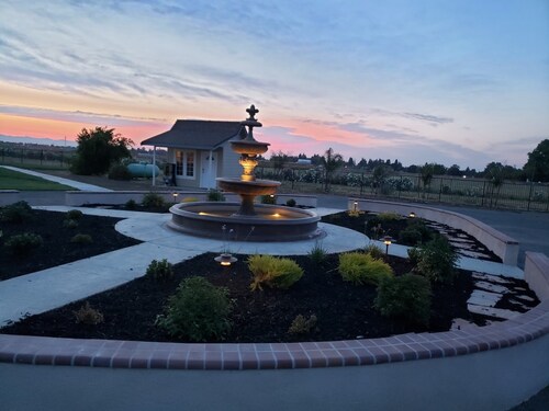 ZenithVilla - Carpe Diem with intimate large groups