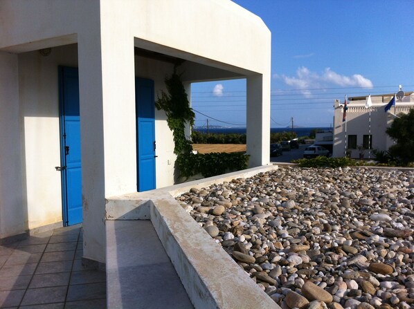 Property grounds - A paradise house in Naxos (Stelida)