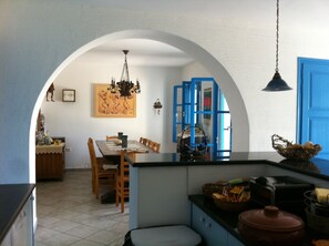 Dining - A paradise house in Naxos (Stelida)