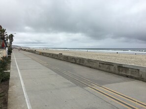 Beach nearby, sun loungers, beach towels - Perfect Beautiful Mission Beach Villa! (San Diego)