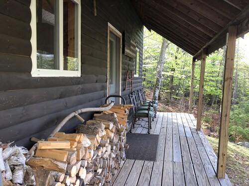 Schöne Off-The-Grid-Kabine. Neben A. T. in Andover Notch.