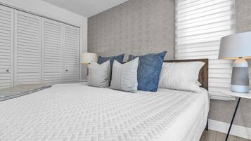 3 soverom, memory foam-senger, strykejern/-brett og reiseseng for barn