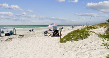 Luxury 3 BR w/ Bonus Room, 2100 sq ft. Condo - HOME-AWAY FROM-THE-HOME OFFICE