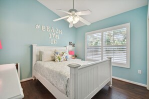3 habitaciones, escritorio, tabla de planchar con plancha y wifi gratis 