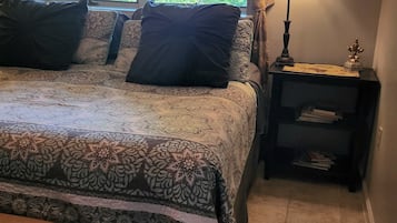 2 habitaciones, escritorio, tabla de planchar con plancha y wifi gratis