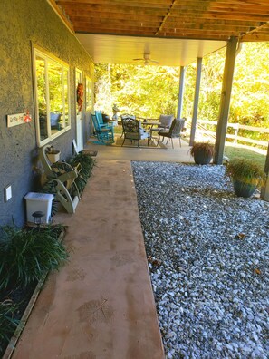 Terrace/patio - Beautiful Smoky Mountain Home 2/2 BB Incredible View! (Sylva)