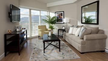 Flat-screen TV, DVD player, stereo