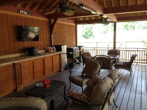 Outdoor dining - Luxury 5BR Poolhouse Retreat Executive Haven Near xAI Colossus / Memphis (Horn Lake)