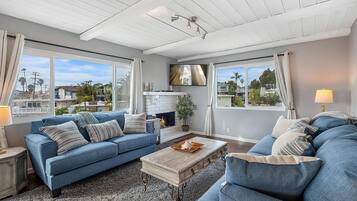 Smart TV, fireplace, DVD player