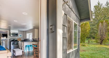 Surf Haven Unit A w/fire pit walking distance to surfing beaches