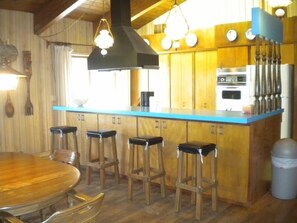 Dining - Spacious Vacation Home in Gorgeous Location, 5 Min from Park (West Yellowstone)