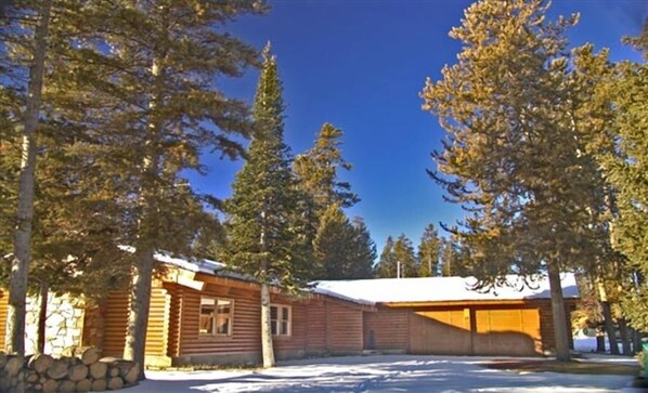 Exterior - Spacious Vacation Home in Gorgeous Location, 5 Min from Park (West Yellowstone)