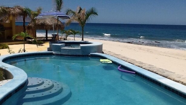 A heated pool - Oceanfront villa with infinity view pool, 1/2 mile north of LosBarriles sleeps 8 (los Barriles)