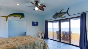 3 bedrooms, iron/ironing board, WiFi, bed sheets - Oceanfront villa with infinity view pool, 1/2 mile north of LosBarriles sleeps 8 (los Barriles)