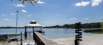 Lyxigt Lake House, White Sandy Beach på Little Lake Weir Cozy & Tranquil