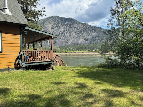 Relax and  unwind in a family cabin on the Clark Fork River