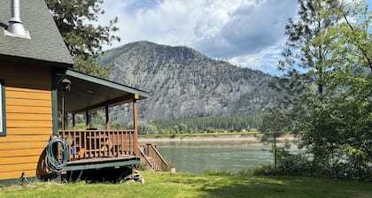 Relax and unwind in a family cabin on the Clark Fork River