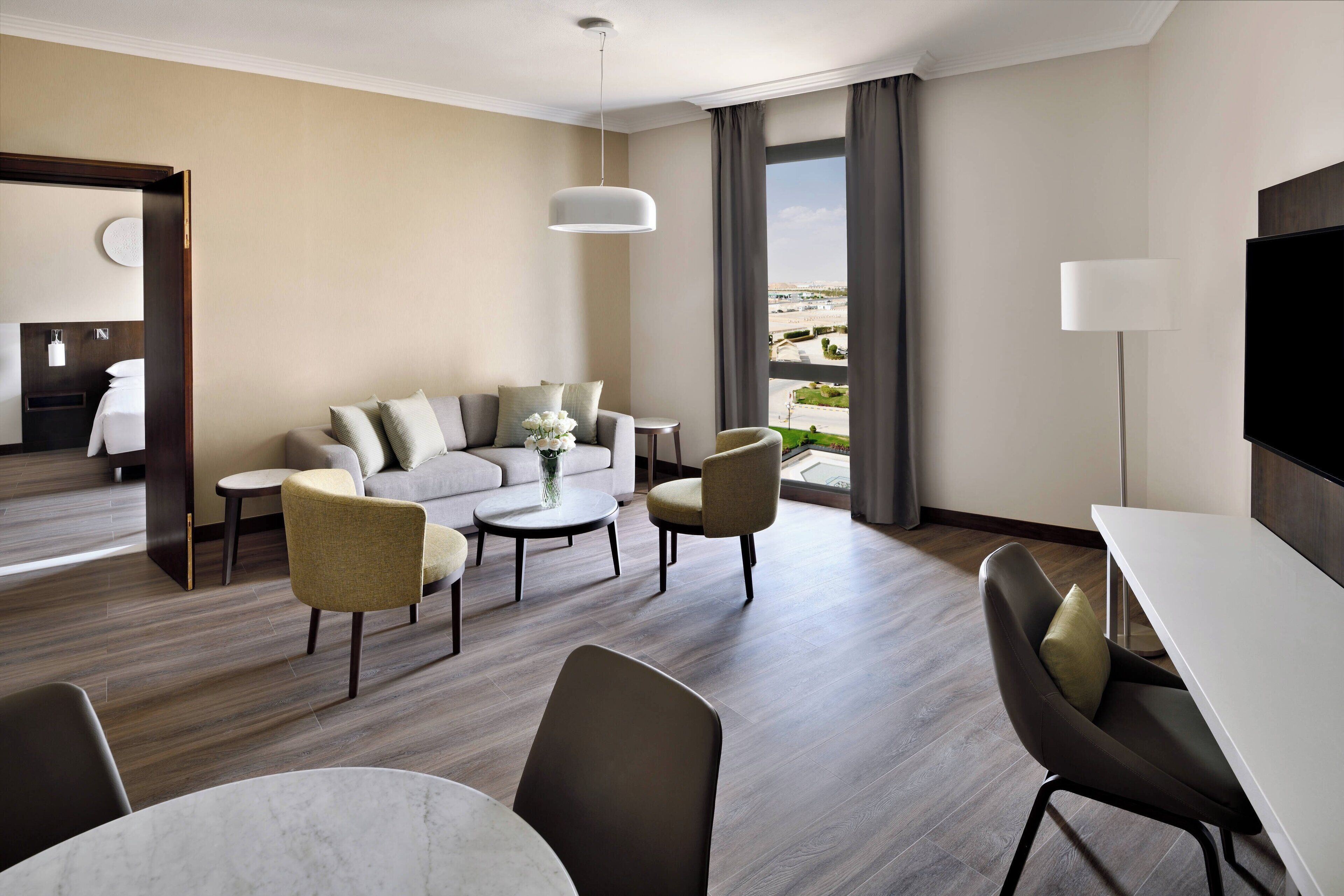 Télévision à écran plat de 21 pouces avec chaînes par câble, télévision