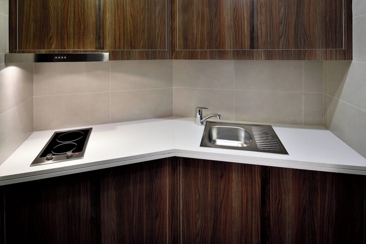 club suite, 1 bedroom, smoking | private kitchen | coffee/tea maker, cookware/dishes/utensils