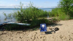 På stranden og strandhåndklær