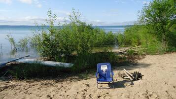 在海滩、沙滩毛巾