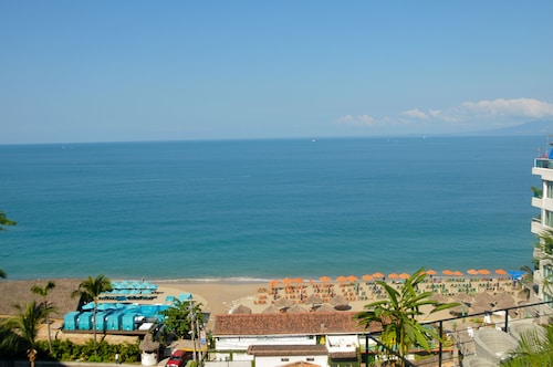 Magnificent Ocean Front 1 Bedroom Steps from Los Muertos Beach