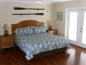 5 bedrooms, iron/ironing board, WiFi, bed sheets
