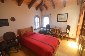 3 chambres, fer et planche à repasser, accès au Wi-Fi (inclus)