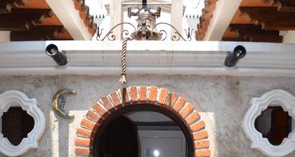 Encantadora casa colonial con las comodidades de un hogar moderno.