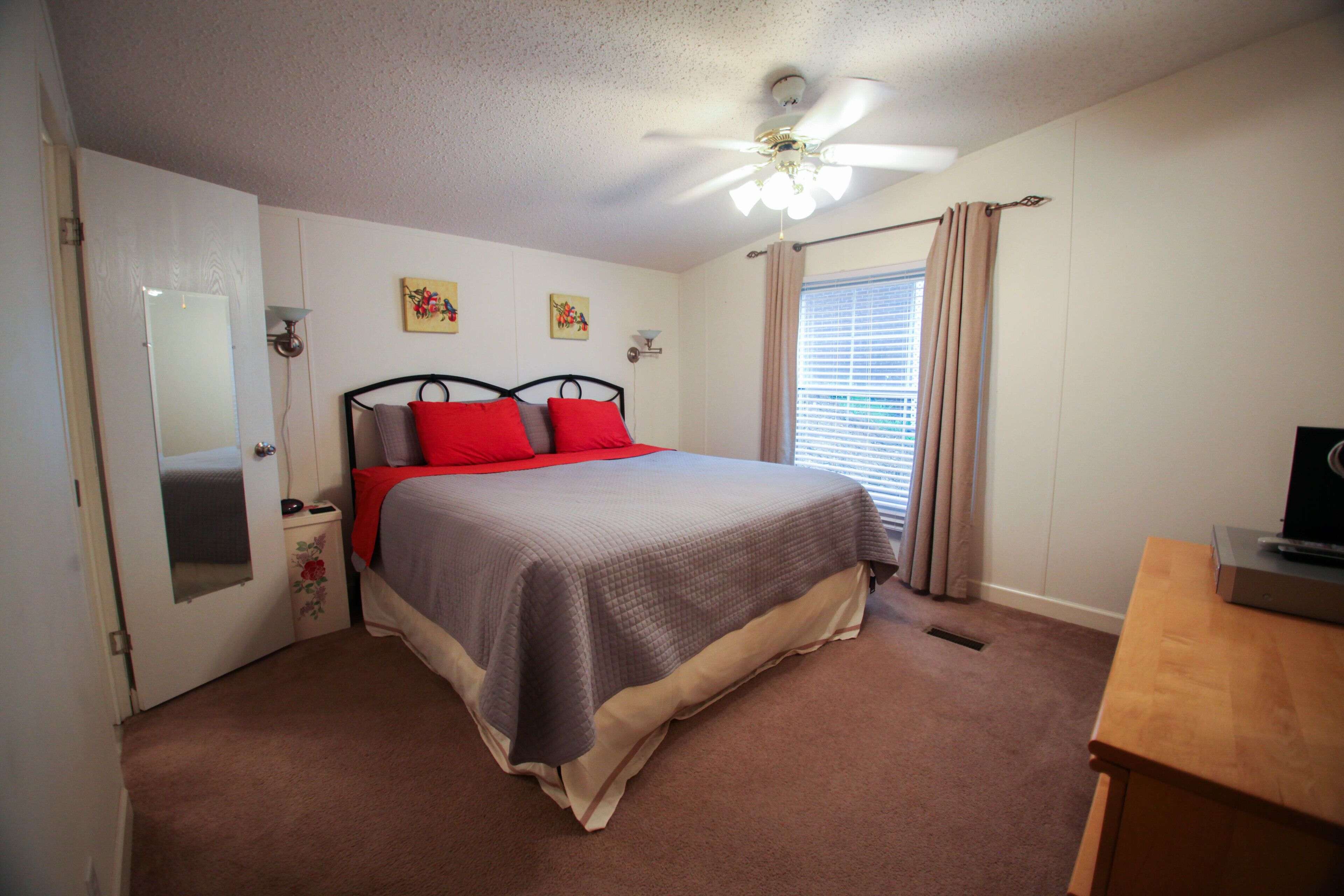 3 bedrooms, WiFi, bed sheets