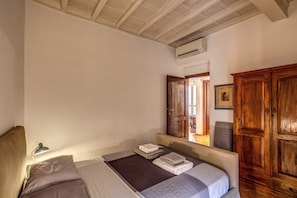 2 bedrooms, iron/ironing board, travel crib, free WiFi