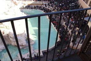 Pool - Trevi Slideshow Apartment by the Trevi Fountain (Roma)