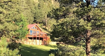 Huone # 1 Montanan Wolf Creek Lodgessa