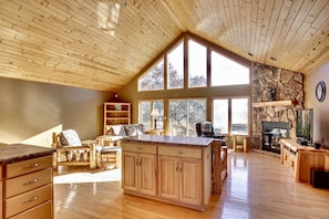 Smart TV, fireplace, stereo