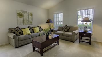 TV connectée, jeux vidéo, lecteur de DVD, baby-foot