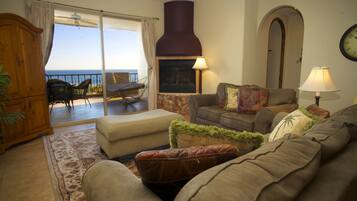 Smart-TV, Kamin, DVD-Player, Videothek