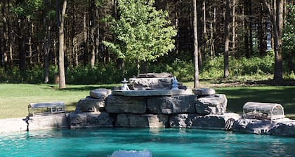 Awaken to nature’s beauty at Whispering Pines Retreat!
