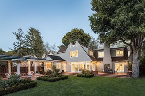 Exterior - Exquisite Palo Alto Home with Lovely English Gardens (Palo Alto)