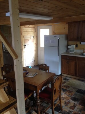 Dining - Ava’s Lakeside Cottage, Lakeside Cozy Cottage (Middle Grove)